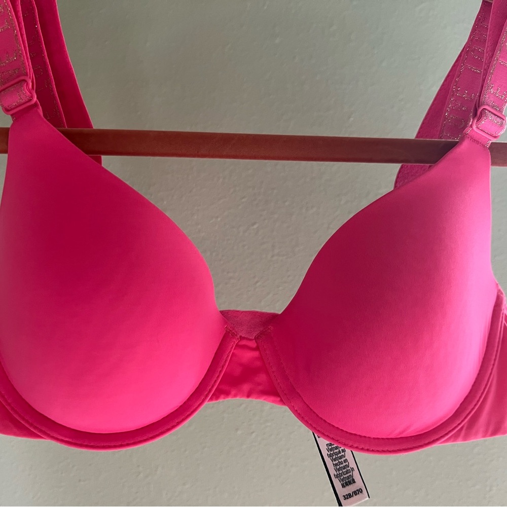 Victorias Secret T Shirt Demi Bra